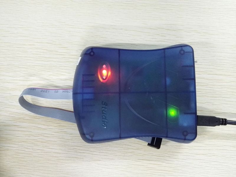 文件:USB-AVR-JTAG-ICE-XPII-connect-idle.jpg