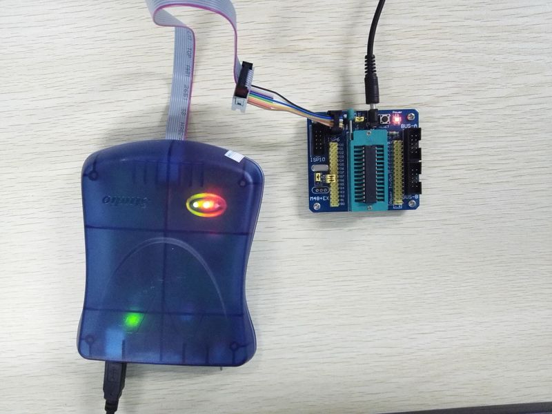 文件:USB-AVR-JTAG-ICE-XPII-connect-isp-debugwire.jpg