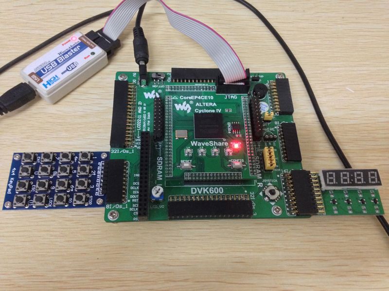 文件:Altera-4x4Keypad-VHDL-p.jpg